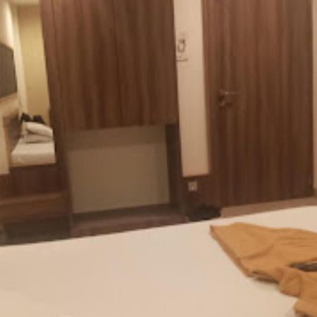 Hotel Jaltarang Kalmath Kankavali Buitenkant foto