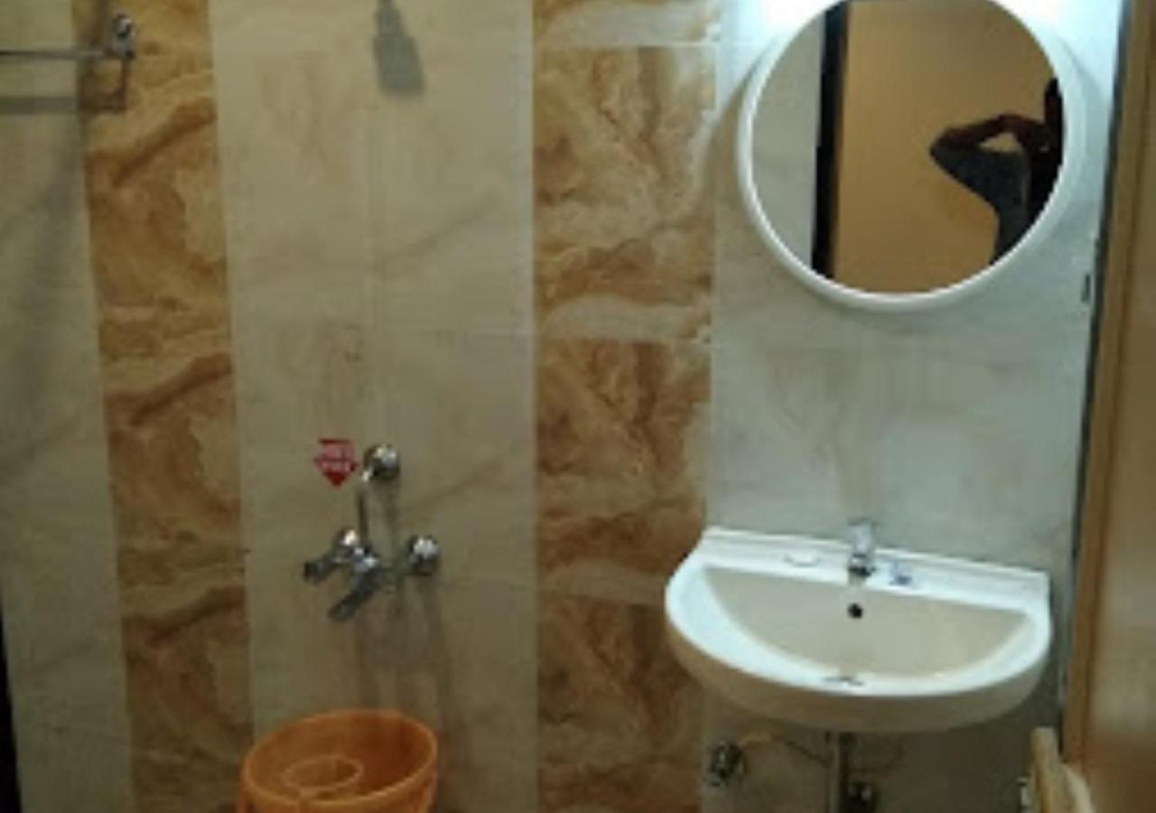 Hotel Jaltarang Kalmath Kankavali Buitenkant foto