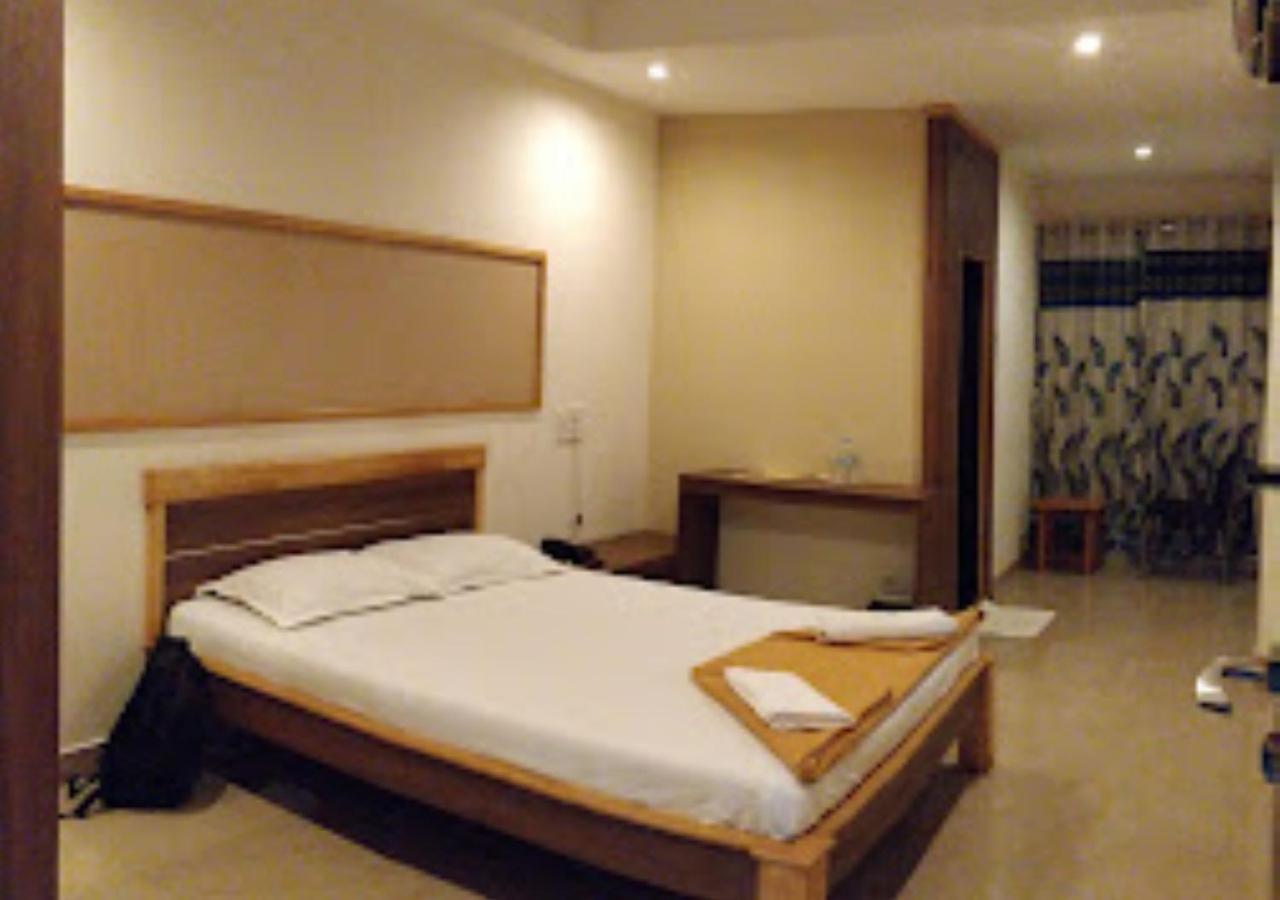 Hotel Jaltarang Kalmath Kankavali Buitenkant foto